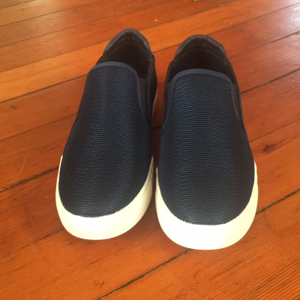 Steve Harvey slip on sneaker size 9.5